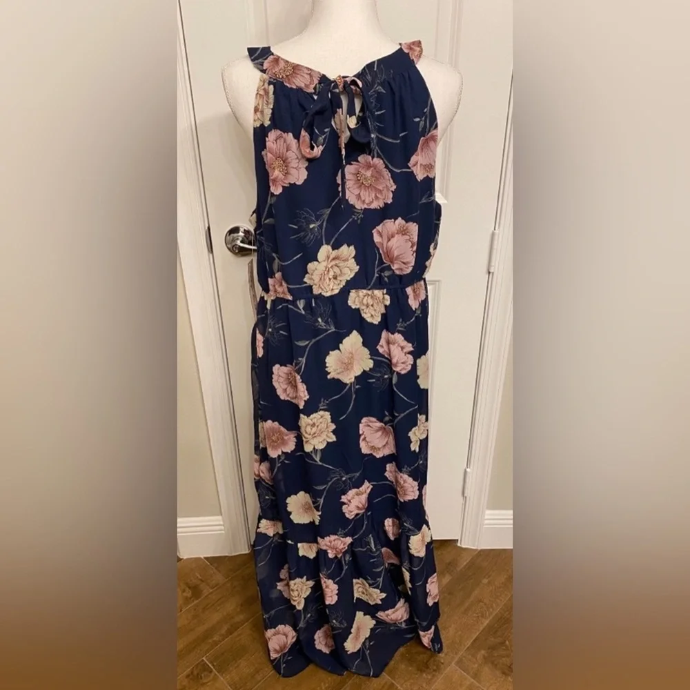 XL Dress - Picture 4 of 6